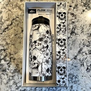 Hydrapeak Artisan Collection 32oz Stainless Steel Insulated Bottle.  NWT.